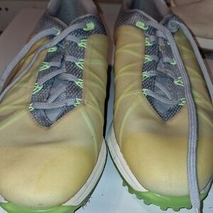Nike Men's Yellow and Gray Athletic Shoes